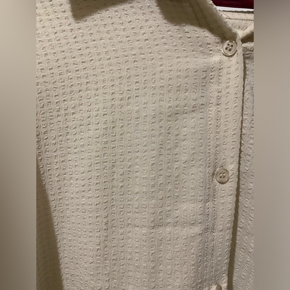 Max Studio Cream Button Up - Picture 2 of 4